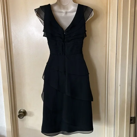 Adrianna Papell black ruffled cocktail dress size 4P - Picture 7 of 12